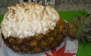 Receita de Abacaxi recheado com merengue