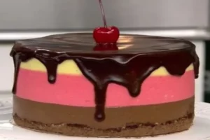 Receita de Bolo Mousse Napolitano