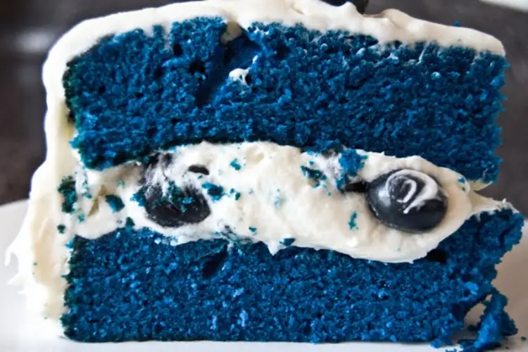 Receita de Bolo de Veludo Azul (Blue Velvet Cake)