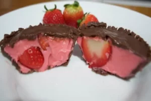 Receita de Cestinha de Chocolate com Recheio de Morango