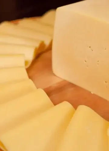 Como fazer Queijo mussarela caseiro com leite de vaca