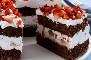 Receita de Bolo Floresta Negra de Morango