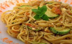 Receita de Macarronada De Peru e Abobrinha