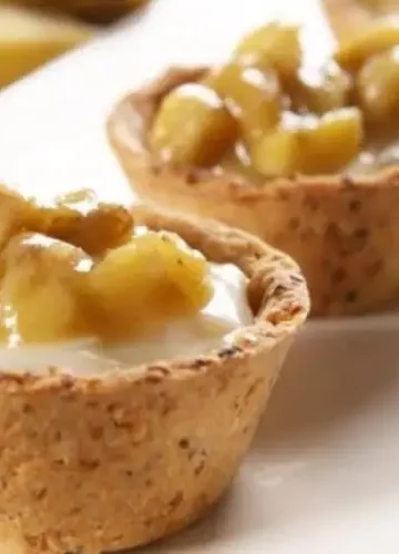 Receita de Mini tortas com creme de mel e banana