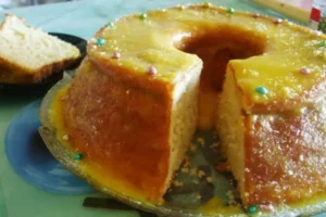 Receita de Pão de ló com molho de laranja