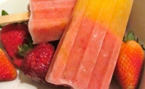 Receita de Picolé de manga e morango light