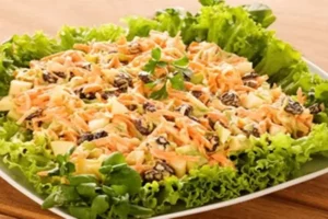 Receita de Salada de vegetais com uvas passas