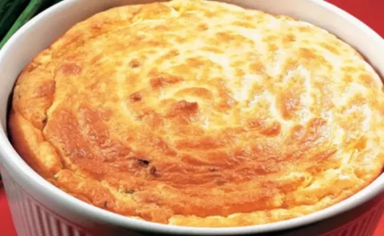 Suflê de batata com três queijos
