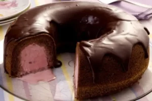 Receita de Bolo de Chocolate com Recheio de Sorvete
