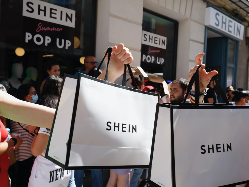 Como Receber Peças de Moda da Shein Sem Custos